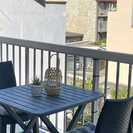 Appartement Calme Avec Balcon Et Parking Au Coeur D'aix-les-bains - Fr-1-555-93