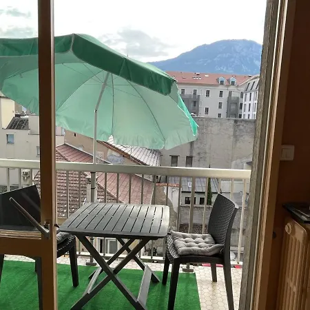 Calme Avec Balcon Et Parking Au Coeur D'aix-les-bains - Fr-1-555-93 Lejlighed