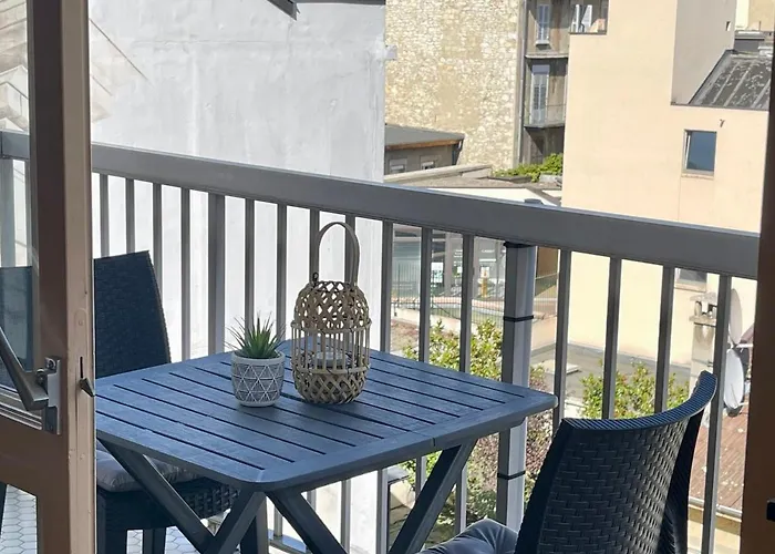 Appartement Calme Avec Balcon Et Parking Au Coeur D'aix-les-bains - Fr-1-555-93