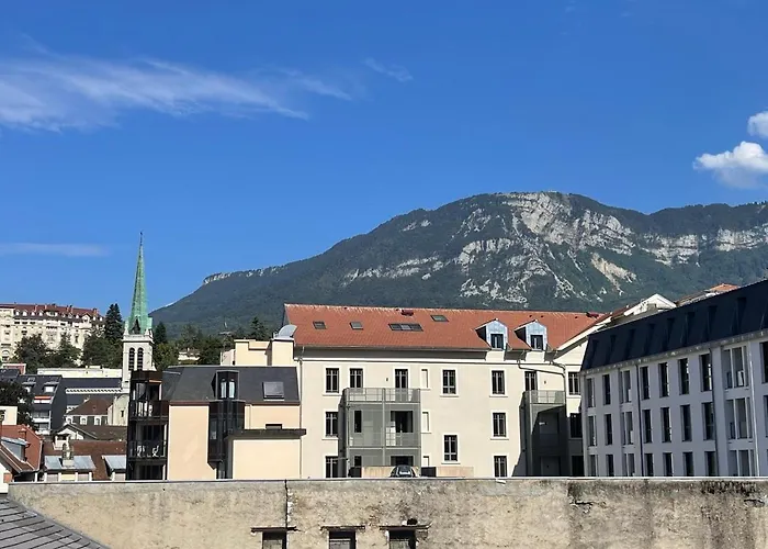Appartement Calme Avec Balcon Et Parking Au Coeur D'aix-les-bains - Fr-1-555-93 Aix-les-Bains