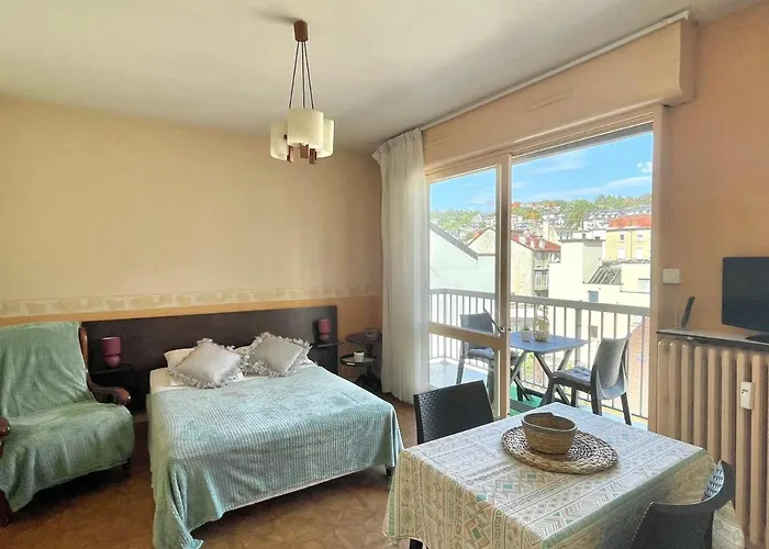 Appartement Calme Avec Balcon Et Parking Au Coeur D'aix-les-bains - Fr-1-555-93 *